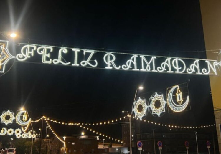 Ceuta inaugura sus Luces de Ramadán con 97 arcos y un homenaje al ciclo Lunar