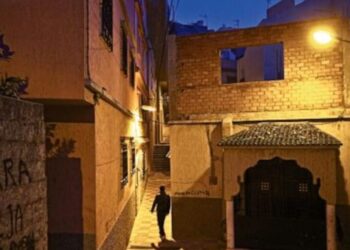 Ramadán a oscuras: denuncian apagones en la barriada del Príncipe Alfonso