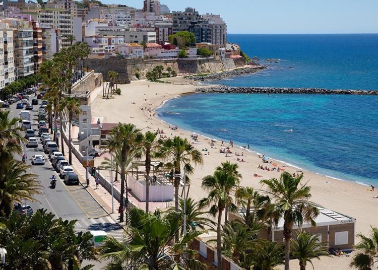 Ceuta arranca la semana con cielos variables y leves lluvias matinales