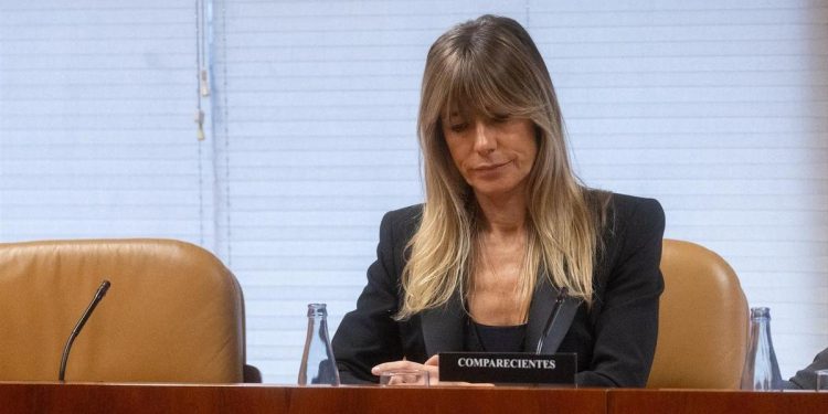 La esposa del presidente comparece ante el juez por un nuevo cargo relacionado con su asesora en Moncloa