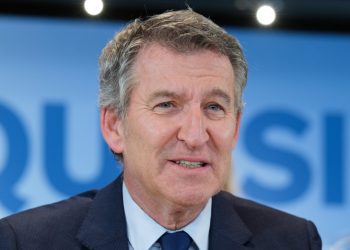 Feijóo plantea un visado selectivo para inmigrantes y provoca un choque directo con Vox