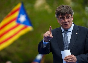 Puigdemont cuestiona a tres jueces del Constitucional en plena batalla por la amnistía