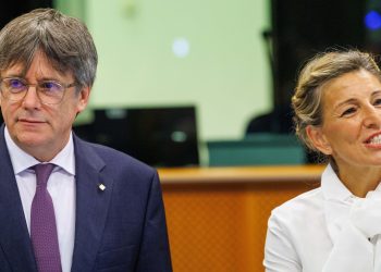 Díaz se enfrenta sola al veto de Junts y evita involucrar al PSOE en la reducción de jornada