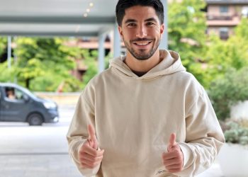 Carlos Soler aterriza en la Real Sociedad: fichaje definitivo hasta 2029