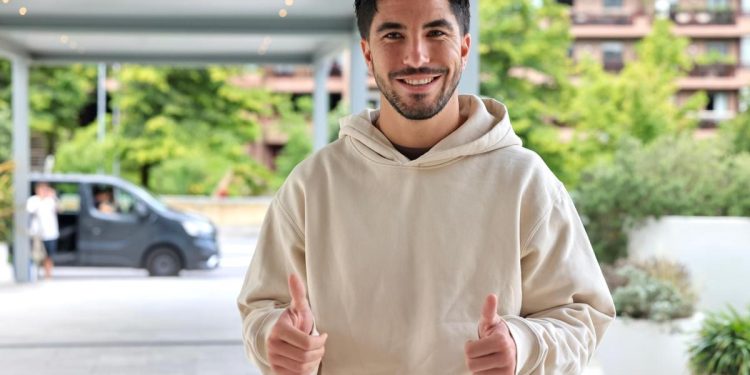 Carlos Soler aterriza en la Real Sociedad: fichaje definitivo hasta 2029