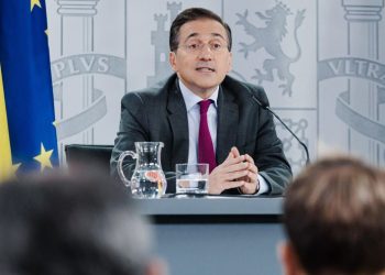 Tensiones en el Congreso: PP acusa a Albares de “usar Oriente Próximo” y el ministro responde con reproches sobre Gaza