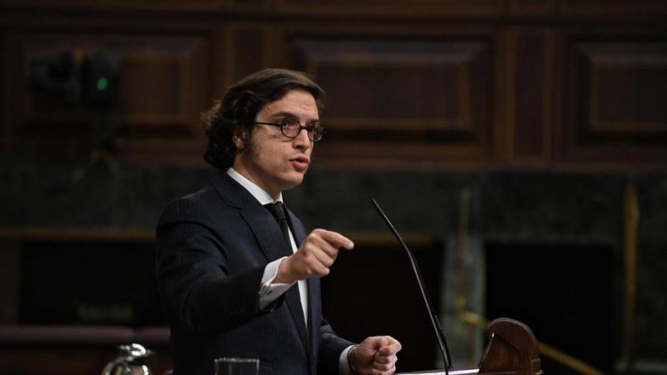 El diputado de VOX José María Figaredo interviene durante una sesión plenaria, en el Congreso de los Diputados, a 29 de febrero de 2024, en Madrid (España). El Congreso de los Diputados debate y vota hoy las enmiendas a la totalidad de Junts y del PNV al proyecto de ley que crea la Agencia Estatal de Salud Pública (AESAP), una petición desde 2011. Estas dos formaciones políticas apuestan por devolver el texto al Gobierno al considerar que supone una “invasión competencial”. Este nuevo organismo se encargará de coordinar la red de vigilancia de salud pública, de evaluar los riesgos en este ámbito y de llevar a cabo sistemas de alerta precoz frente a futuras emergencias.
29 FEBRERO 2024;MADRID;CONGRESO DE LOS DIPUTADOS;JUNTS;PNV;AGENCIA ESTATAL SALUD PÚBLICA
Fernando Sánchez / Europa Press
(Foto de ARCHIVO)
29/2/2024