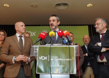 Vox encara las elecciones en Castilla y León sin liderazgo claro y con los sondeos en retroceso