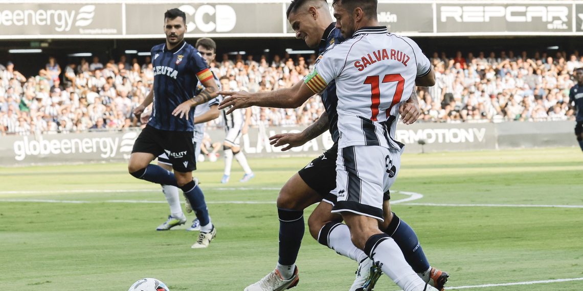 El Ceuta araña un empate épico en Castalia (3-3)