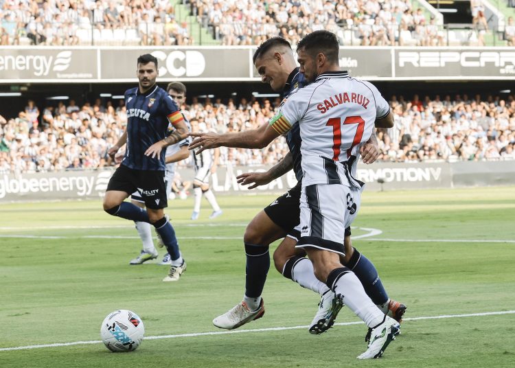 El Ceuta araña un empate épico en Castalia (3-3)