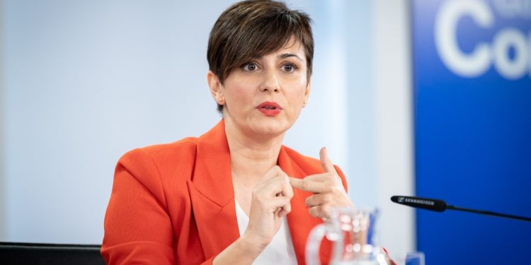 El Gobierno diseña un plan frente al avance de Vox entre los jóvenes