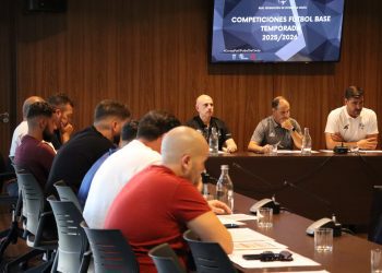 La Comisión de Fútbol Base reúne a los clubes de Ceuta para preparar el inicio de la temporada 2025-2026