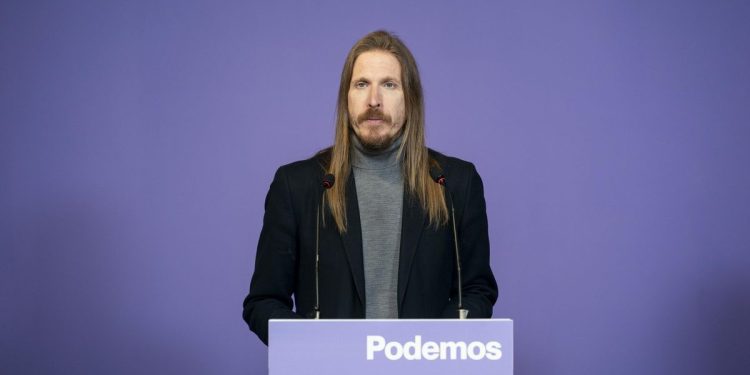 Tensión en el Congreso por el rechazo de Podemos al traspaso de competencias de inmigración a Cataluña