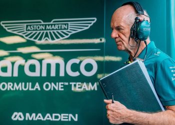 Patrese desvela la visión de Newey: “En 2026 Aston Martin no estará listo… o eso dice”