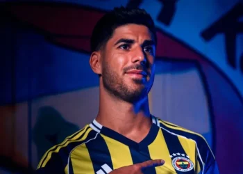 Asensio inicia nueva etapa en Turquía tras cerrar su fichaje por el Fenerbahçe