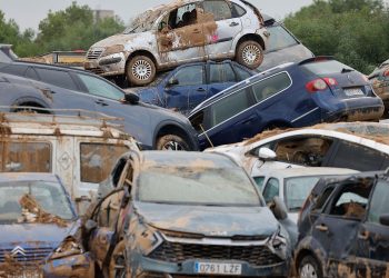 La Generalitat busca garantizar ayudas para coches perdidos en la riada pese a la falta de peritaje