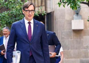 Reunión clave en Bruselas: Illa y Puigdemont acercan posiciones para facilitar la investidura de Sánchez