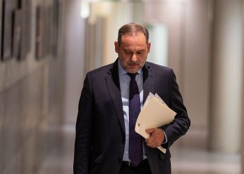 Un WhatsApp revela la influencia de Ábalos en la entrada de la ‘Trama Koldo’ en tres ministerios clave