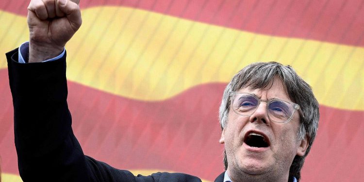 El Constitucional examina la amnistía a los líderes del ‘procés’ mientras Puigdemont mantiene la orden de detención