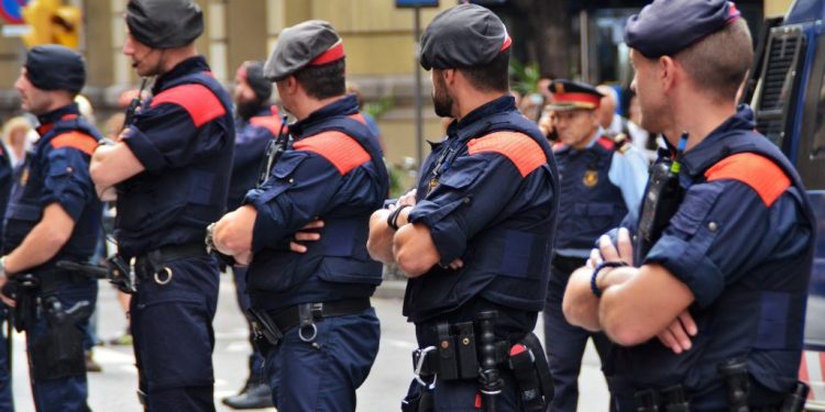 Tragedia en Barcelona: adolescente pierde la vida tras un altercado entre grupos juveniles