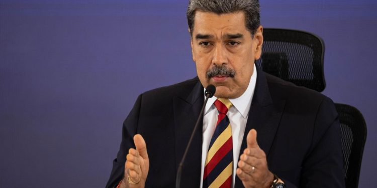 EE. UU. intensifica la presión sobre Maduro con mensajes intimidatorios en el Caribe