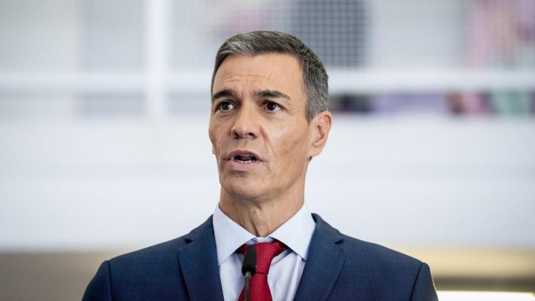 El presidente del Gobierno, Pedro Sánchez, visita la escuela municipal infantil Casa de los Niños, a 17 de septiembre de 2025, en Getafe, Madrid (España). Durante su visita, Sánchez ha anunciado que presentará un anteproyecto de ley para reducir las horas lectivas del profesorado con el objetivo de alinearse con la recomendación del Consejo Escolar del Estado y bajar el ratio profesor-alumno

A. Pérez Meca / Europa Press
17/9/2025