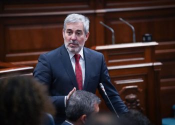 Clavijo y Domínguez alertan del colapso en Canarias y exigen al Gobierno más apoyo frente a la crisis migratoria y la infrafinanciación