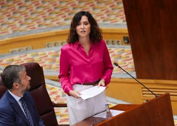 División en el PP por la postura de Ayuso frente a la estrategia de Feijóo sobre Gaza