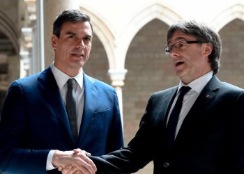 El Gobierno cede terreno en lengua e inmigración para asegurar el apoyo de Puigdemont