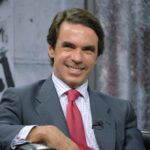 Aznar reclama a Feijóo construir una «mayoría amplia y centrada» ante el riesgo de un «cambio de sistema» en España