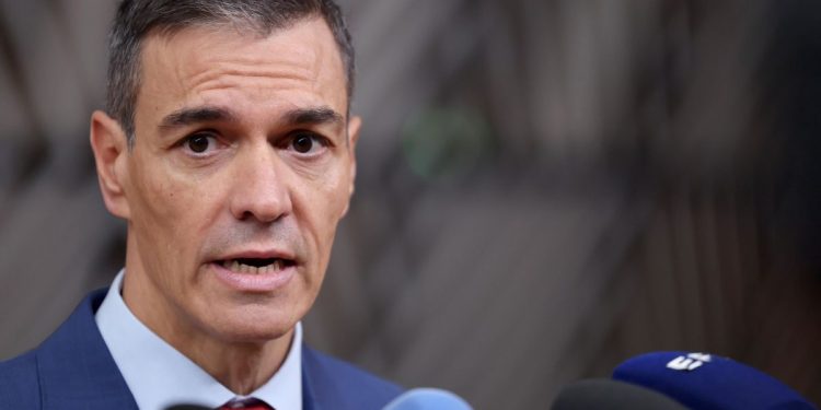 Sánchez reprocha a los barones del PP su actuación ante la DANA, los incendios y el caso de los cribados de cáncer de mama