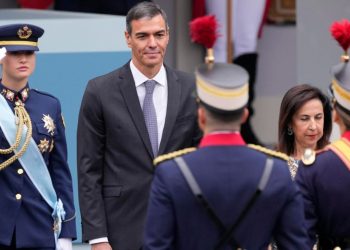 Tensión política marca el Desfile de la Fiesta Nacional: ausencias, abucheos y gestos de desaprobación