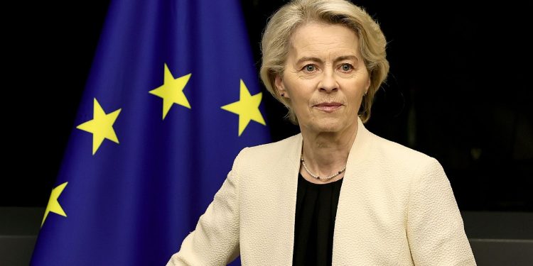 Bruselas estudia cómo financiar a Ucrania sin cargar a los contribuyentes europeos