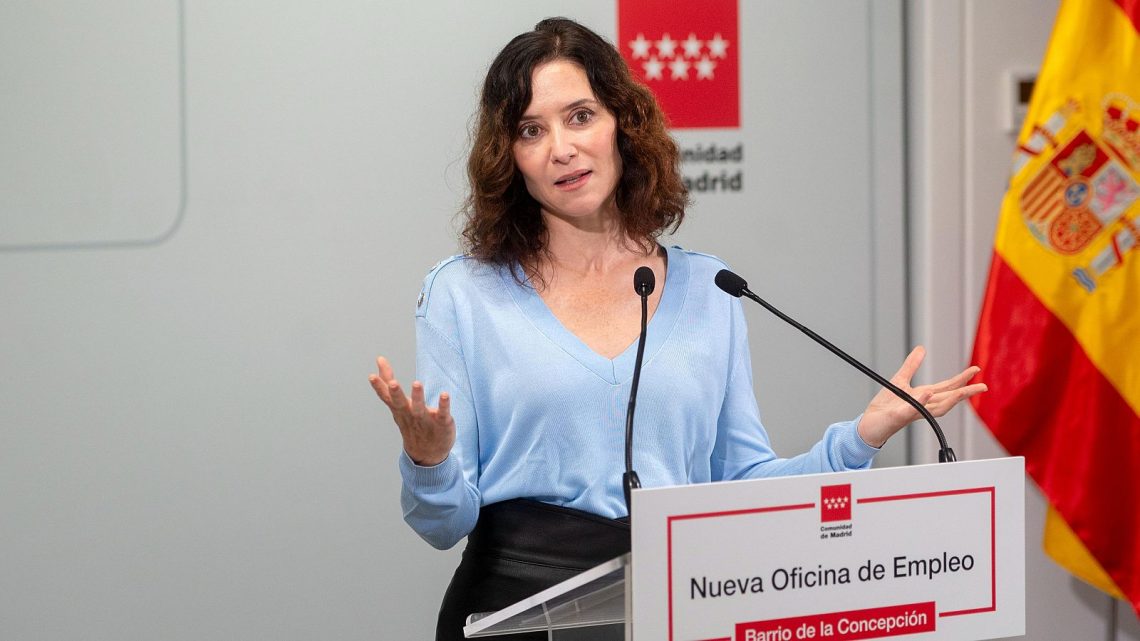 Ayuso ironiza sobre el lema del PSOE como «partido del amor» con una rotunda pulla: «Del amor… de pago» Ayuso ironiza sobre el lema del PSOE como «partido del amor» con una rotunda pulla: «Del amor… de pago»