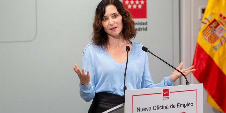 Ayuso carga contra Sánchez y revela haber sufrido dos abortos en medio de la polémica por el caso de su pareja