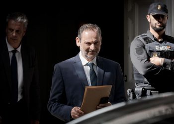 El PSOE acusa al juez Puente de invadir competencias del Congreso por cuestionar el escaño de Ábalos