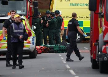 Dos personas murieron y al menos cuatro resultaron gravemente heridas este jueves en un ataque contra la sinagoga Heaton Park, en Mánchester, durante la celebración de Yom Kippur.