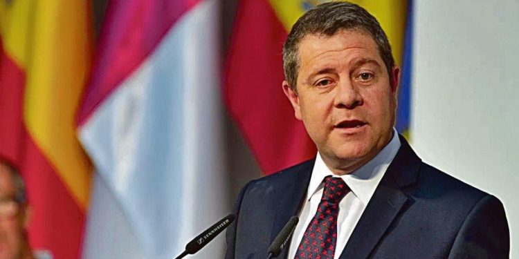 García-Page pide aclarar las actuaciones en el PSOE y ve “preocupante” el caso de la ‘fontanera’ de Sánchez