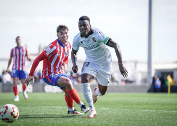 Koné supera el susto y será titular ante la Cultural Leonesa