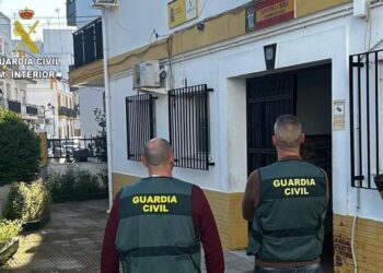 Grave agresión machista en Isla Cristina: buscan a un hombre que apuñaló a su pareja