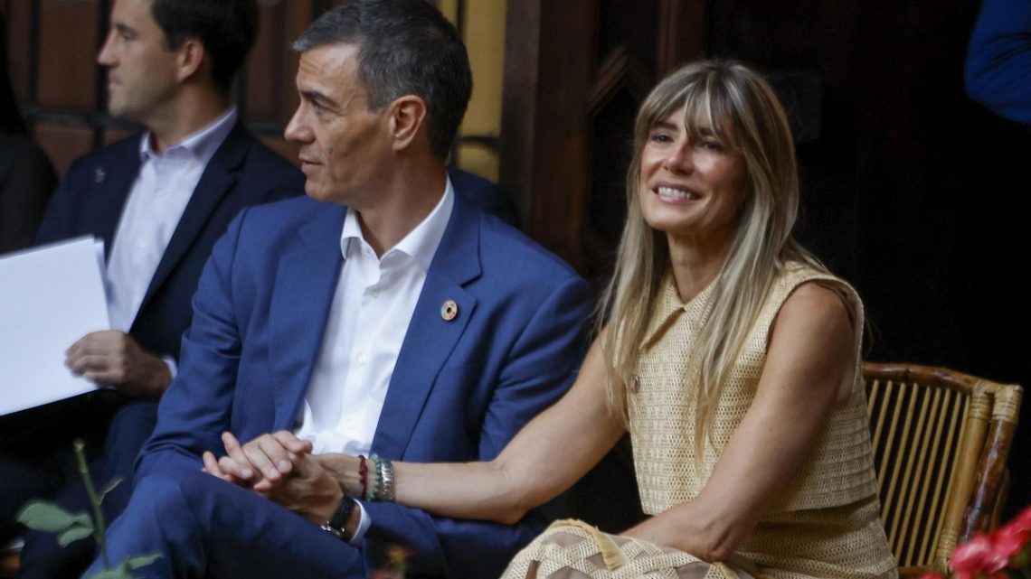 Sánchez recibe la noticia del juicio a Begoña Gómez en pleno vuelo a la cumbre de la ONU en Nueva York Sánchez recibe la noticia del juicio a Begoña Gómez en pleno vuelo a la cumbre de la ONU en Nueva York
