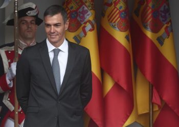El último barómetro del CIS amplía la ventaja del PSOE y recorta la distancia entre PP y Vox