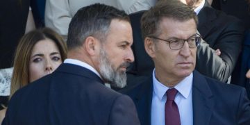 Feij贸o critica a Vox por ausentarse del 12 de octubre y los compara con Bildu e independentistas