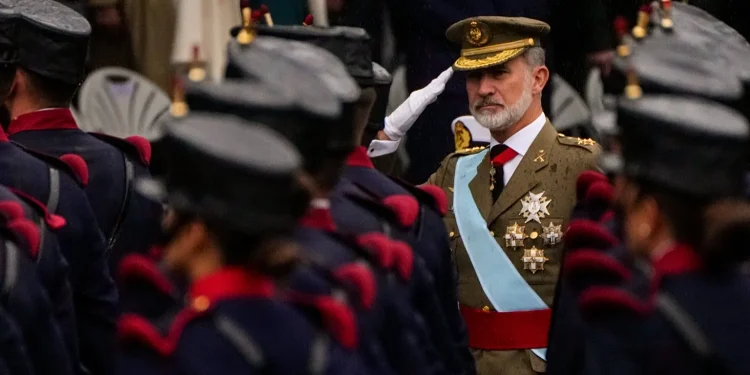 Celebración del Día de la Hispanidad: Desfile Militar en Madrid