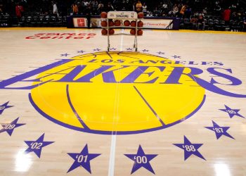 La NBA da luz verde a la histórica venta de los Lakers