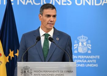 Sánchez refuerza su perfil internacional y social en medio del bloqueo presupuestario