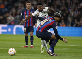 Araujo se rinde ante Vinicius: “Te hace sacar lo mejor de vos”