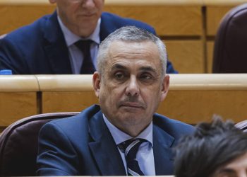 Vox marca distancia en las negociaciones con los populares