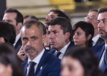 Mazón anuncia una reflexión y una comparecencia tras ser increpado en el funeral de las víctimas de la DANA