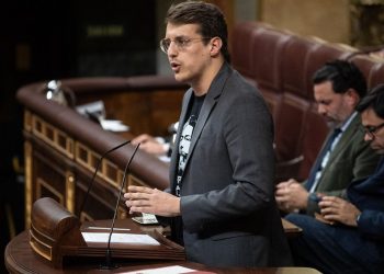 Diputado de Sumar desafía a Sánchez y urge elecciones si no hay acuerdo presupuestario